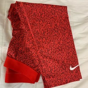 Nike pro crop leggings